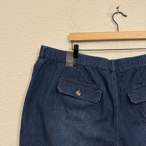 NWT TORRID 5" Relaxed Utility Lightweight Mid-Rise Shorts in Dark Wash - Picture 6 of 12